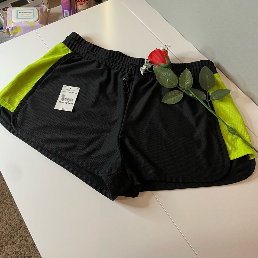 NWT/Sports Illustrated Shorts/Size Large
